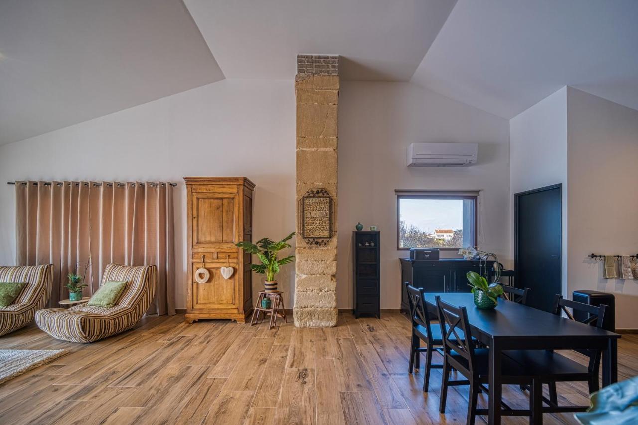 Le Vieux Platane Villa Malissard Exteriör bild